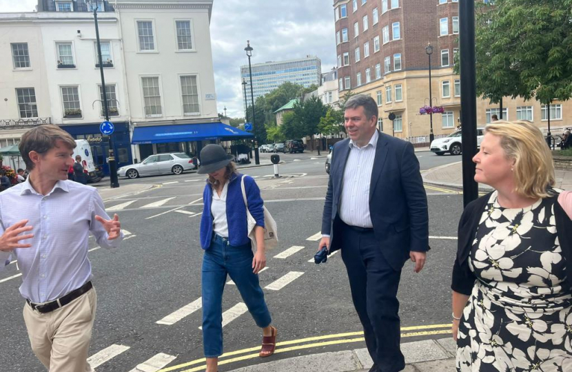 Walkabout on the Hyde Park Estate