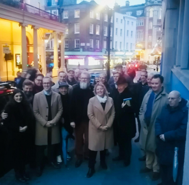 At the Covent Garden gas lamps